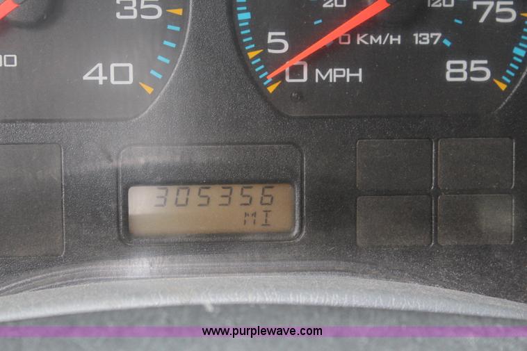 image for item K6954 2007 International 7600 dump truck