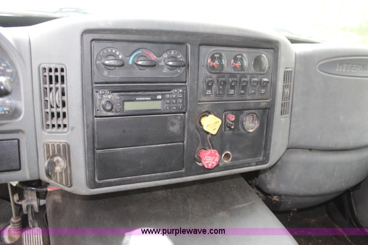 image for item K6954 2007 International 7600 dump truck