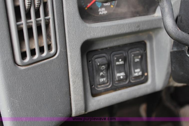 image for item K6954 2007 International 7600 dump truck