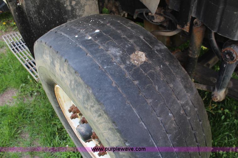 image for item K6954 2007 International 7600 dump truck