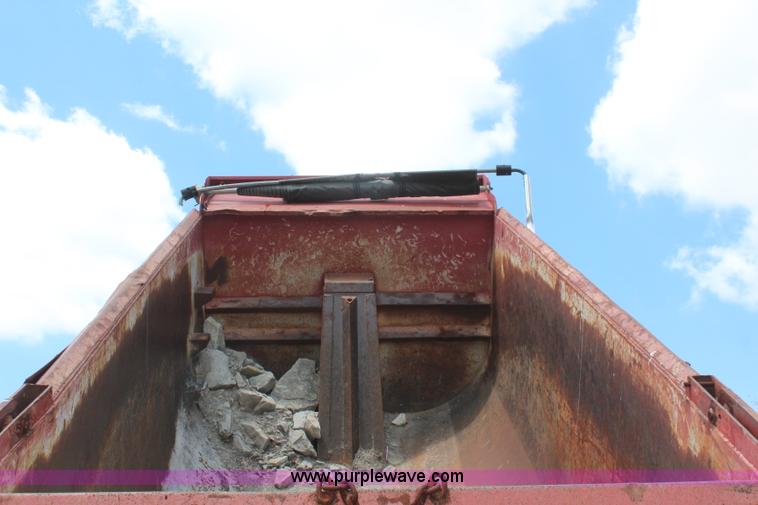image for item K6954 2007 International 7600 dump truck