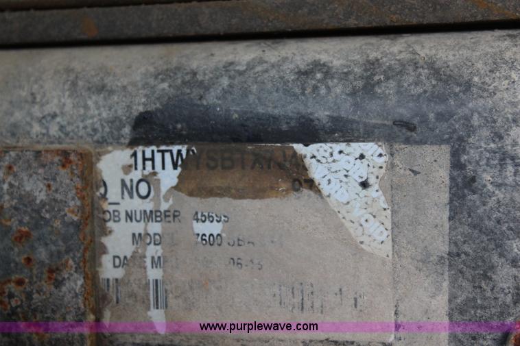 image for item K6954 2007 International 7600 dump truck