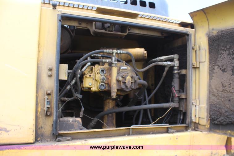 image for item K6955 1996 Komatsu PC300LC-6 excavator
