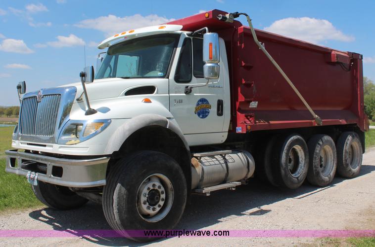 image for item K6956 2007 International 7600 dump truck