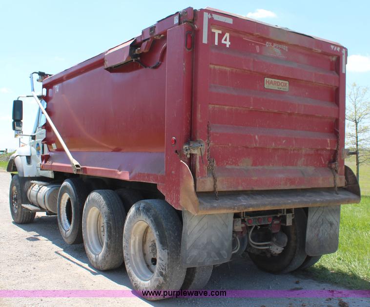 image for item K6956 2007 International 7600 dump truck
