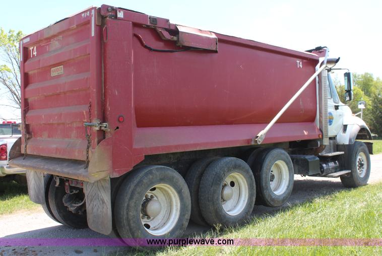 image for item K6956 2007 International 7600 dump truck