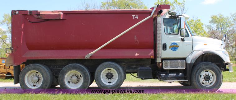 image for item K6956 2007 International 7600 dump truck