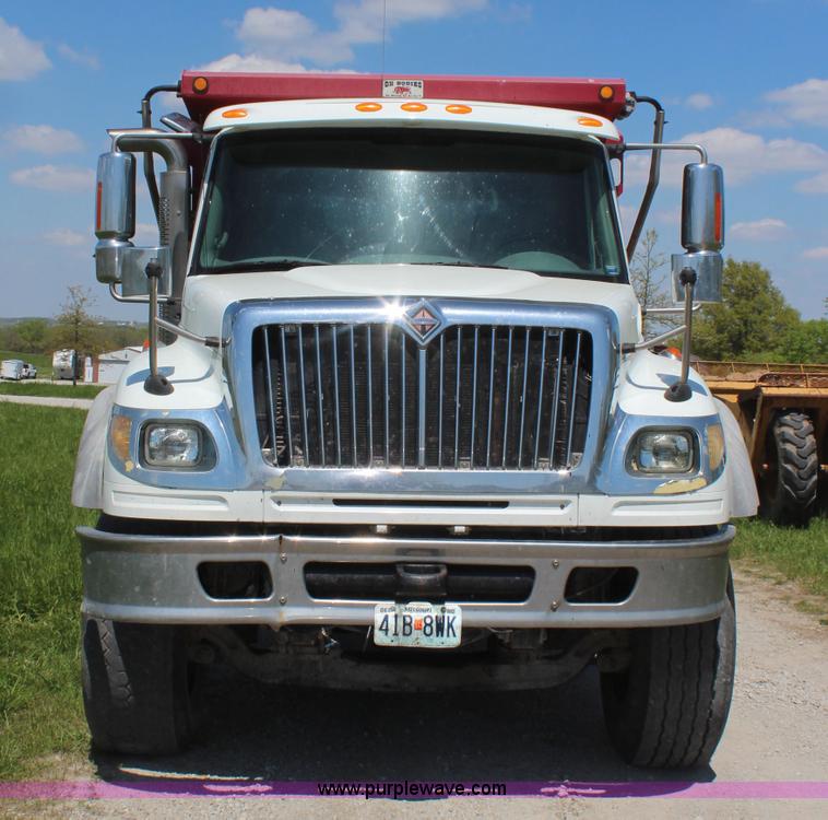 image for item K6956 2007 International 7600 dump truck