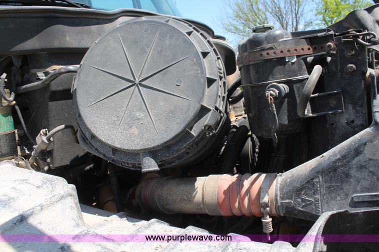 image for item K6956 2007 International 7600 dump truck