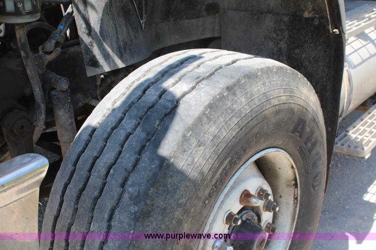 image for item K6956 2007 International 7600 dump truck