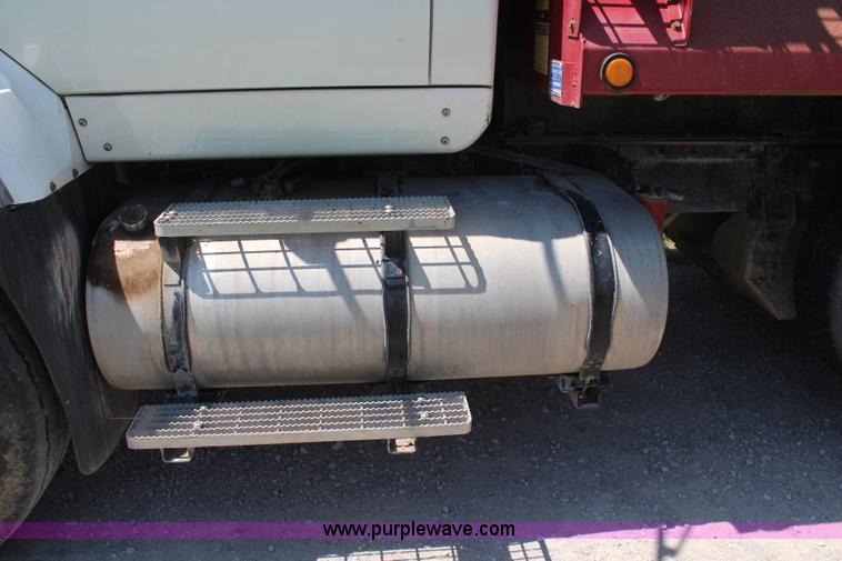 image for item K6956 2007 International 7600 dump truck