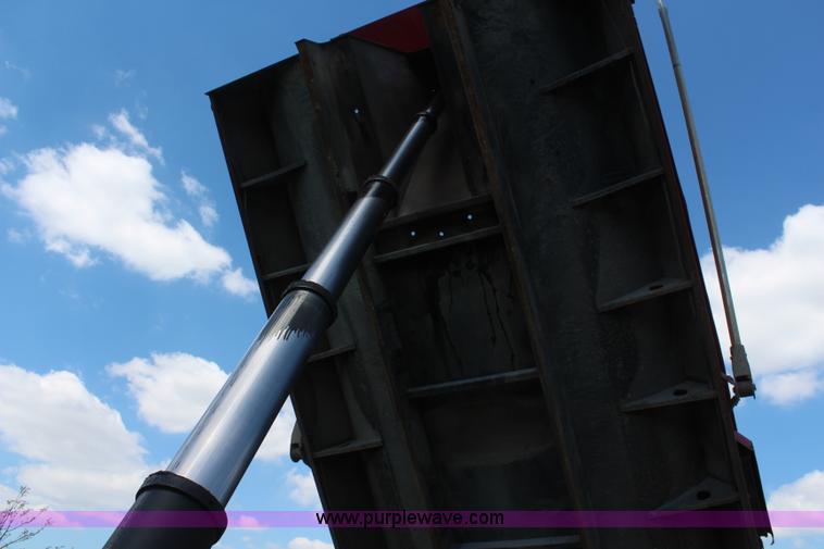 image for item K6956 2007 International 7600 dump truck