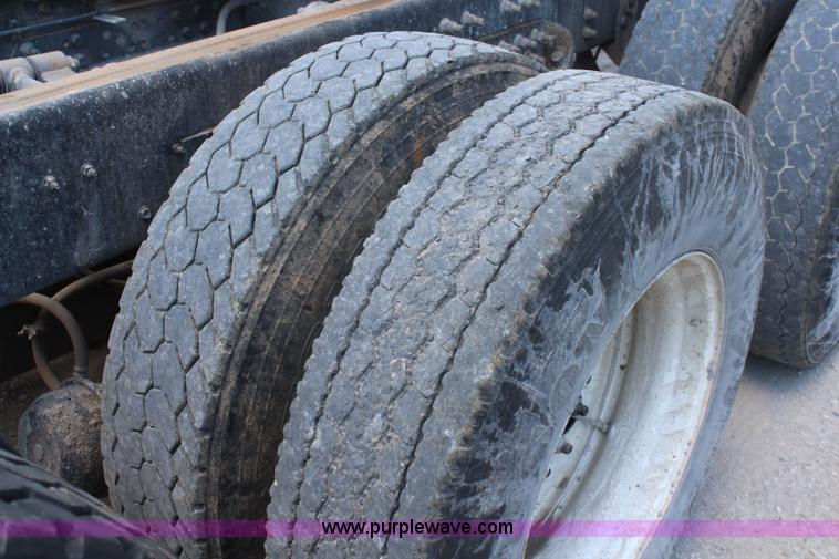 image for item K6956 2007 International 7600 dump truck