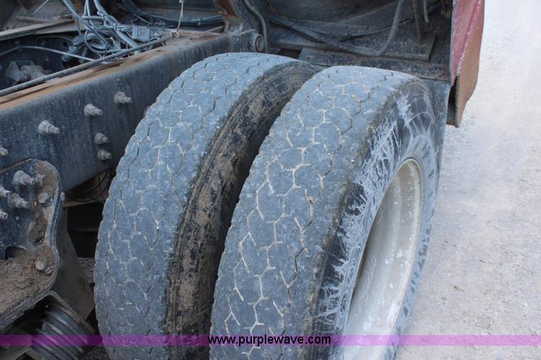 image for item K6956 2007 International 7600 dump truck