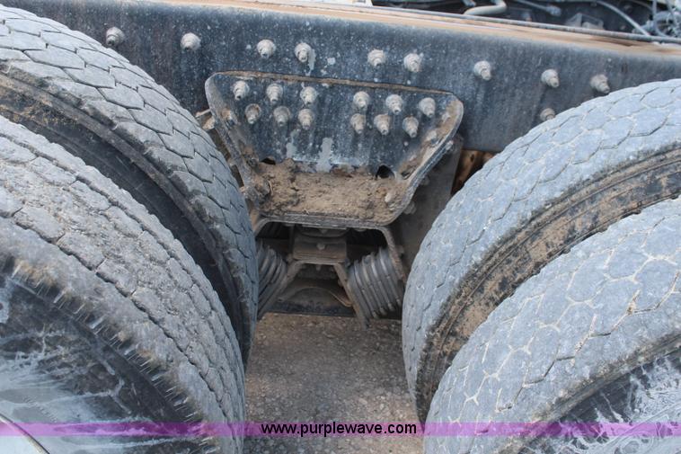 image for item K6956 2007 International 7600 dump truck