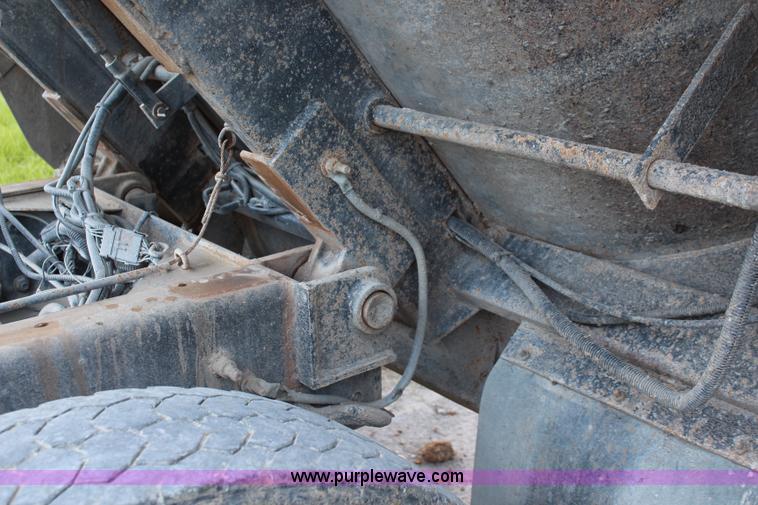 image for item K6956 2007 International 7600 dump truck