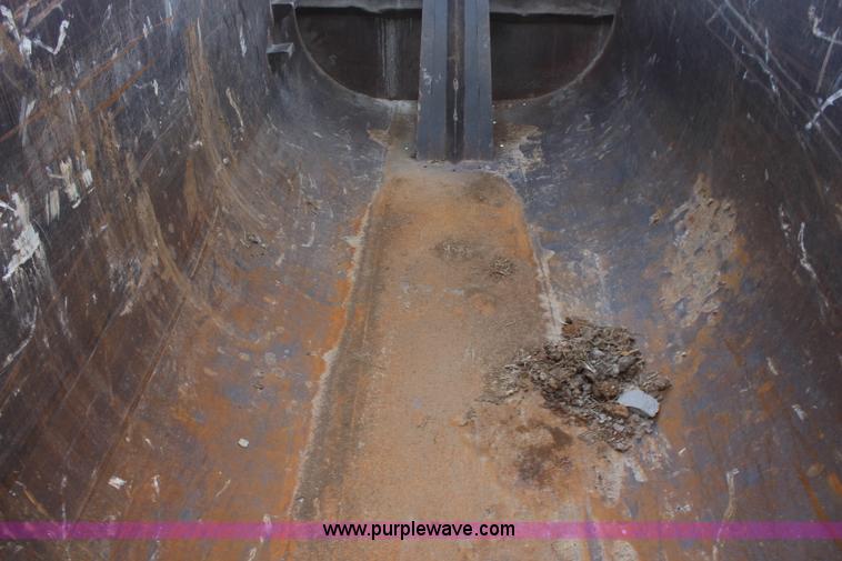 image for item K6956 2007 International 7600 dump truck