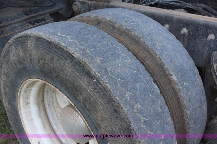 image for item K6956 2007 International 7600 dump truck