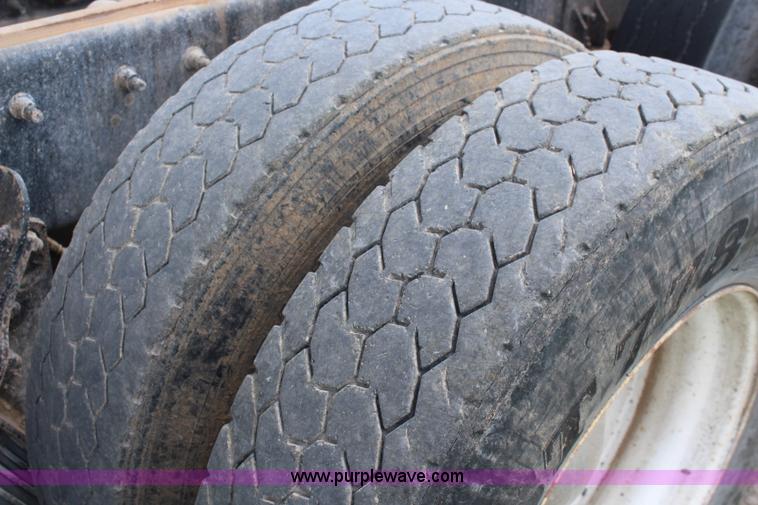 image for item K6956 2007 International 7600 dump truck