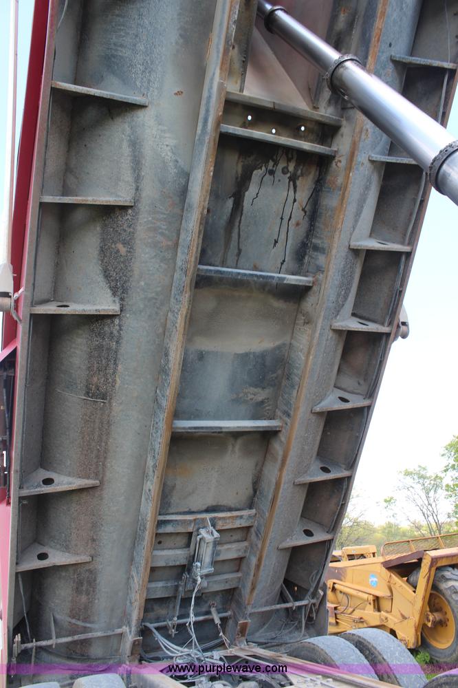 image for item K6956 2007 International 7600 dump truck