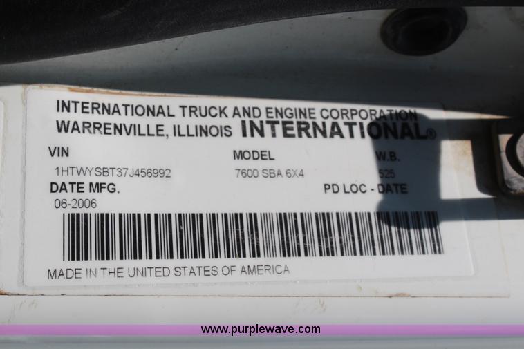 image for item K6956 2007 International 7600 dump truck