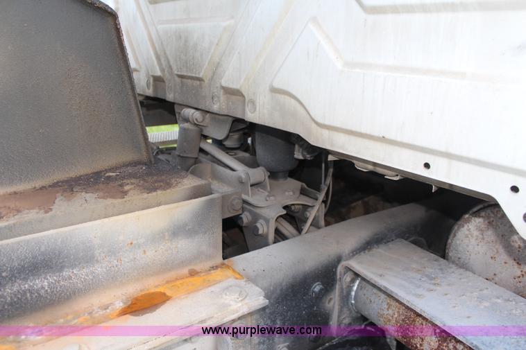 image for item K6956 2007 International 7600 dump truck