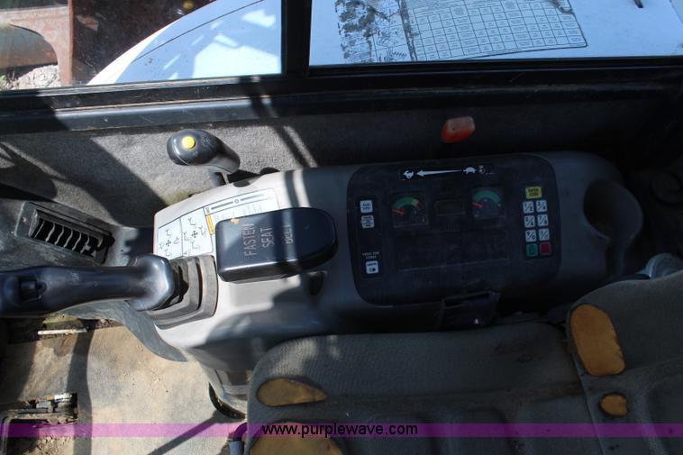 image for item K6964 2001 Bobcat 341 compact excavator