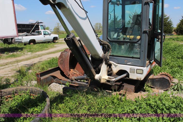 image for item K6964 2001 Bobcat 341 compact excavator