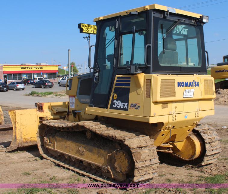 image for item K6966 2001 Komatsu D39EX-21 dozer