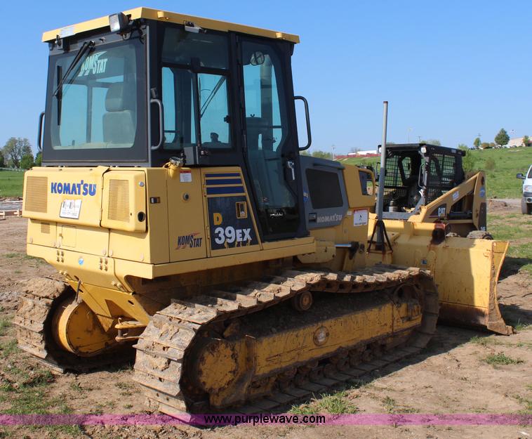 image for item K6966 2001 Komatsu D39EX-21 dozer