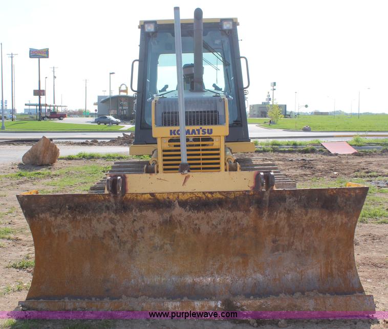 image for item K6966 2001 Komatsu D39EX-21 dozer
