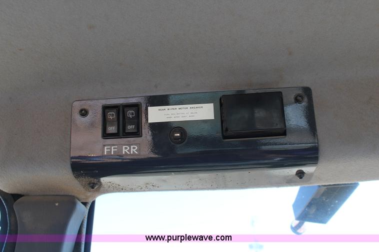 image for item K6966 2001 Komatsu D39EX-21 dozer