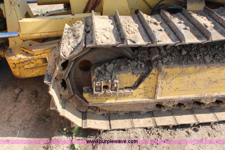 image for item K6966 2001 Komatsu D39EX-21 dozer