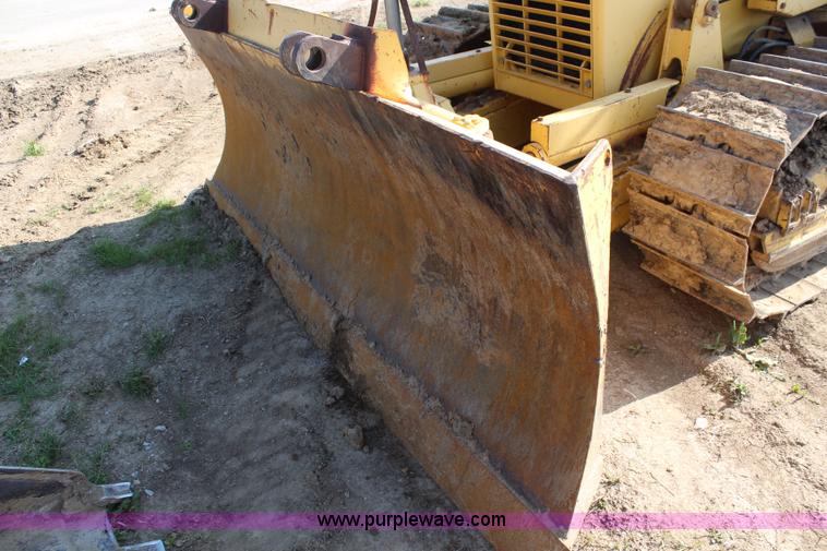 image for item K6966 2001 Komatsu D39EX-21 dozer