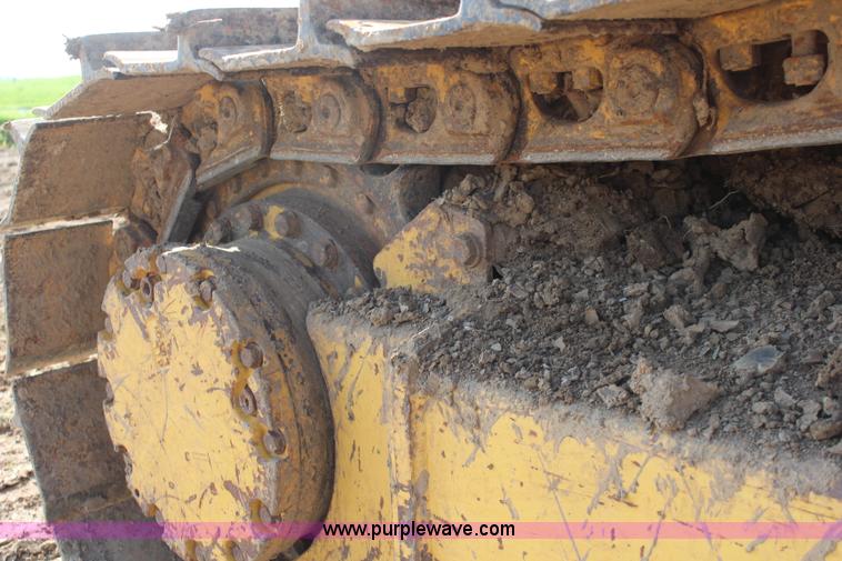 image for item K6966 2001 Komatsu D39EX-21 dozer