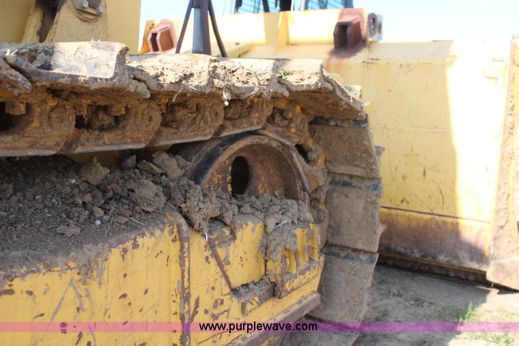 image for item K6966 2001 Komatsu D39EX-21 dozer