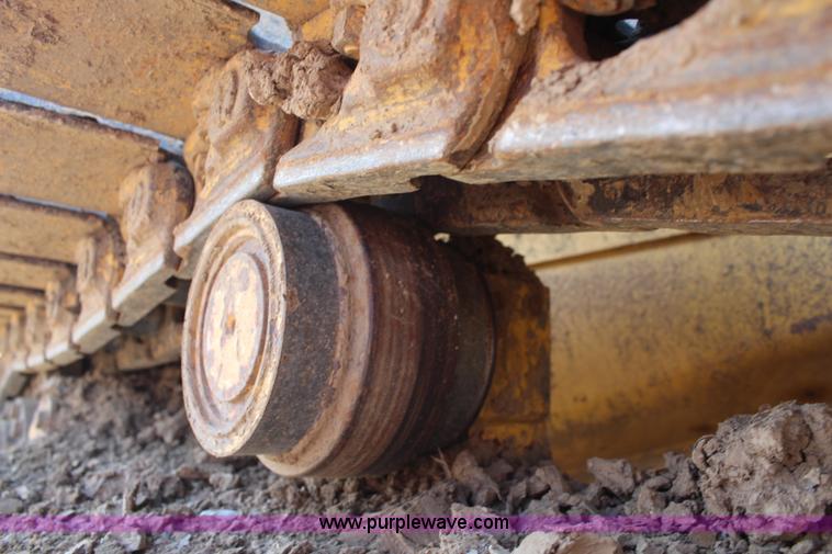 image for item K6966 2001 Komatsu D39EX-21 dozer