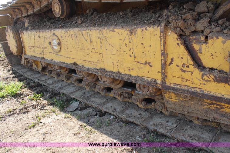 image for item K6966 2001 Komatsu D39EX-21 dozer