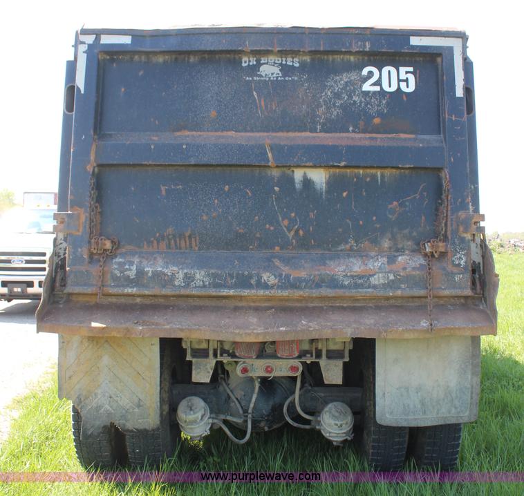 image for item K6973 2007 International 7600 dump truck