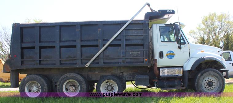 image for item K6973 2007 International 7600 dump truck