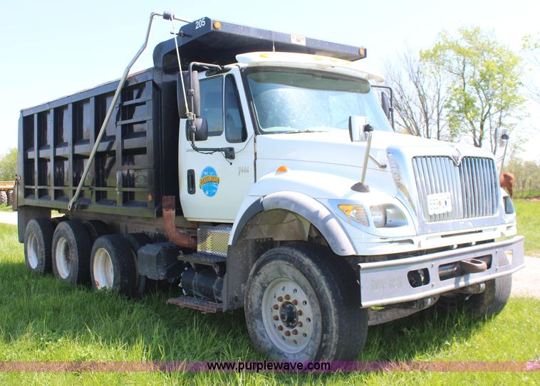 image for item K6973 2007 International 7600 dump truck