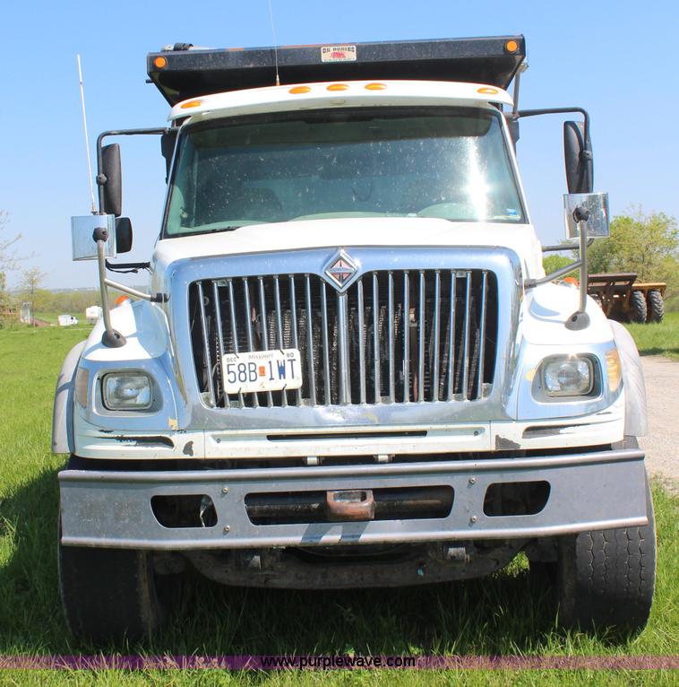 image for item K6973 2007 International 7600 dump truck
