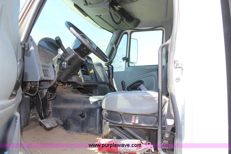 image for item K6973 2007 International 7600 dump truck