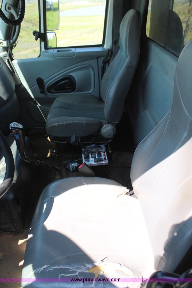 image for item K6973 2007 International 7600 dump truck