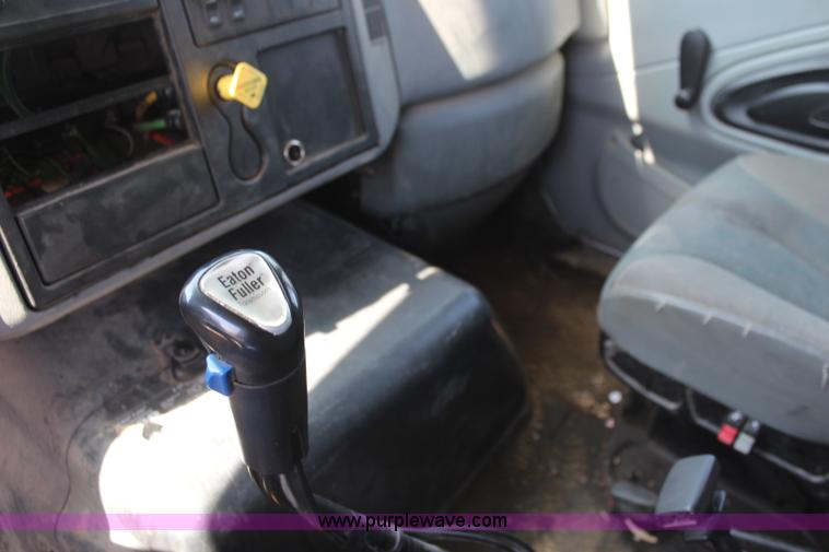 image for item K6973 2007 International 7600 dump truck