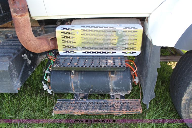 image for item K6973 2007 International 7600 dump truck