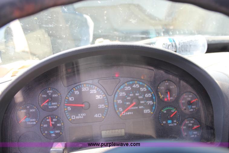 image for item K6973 2007 International 7600 dump truck