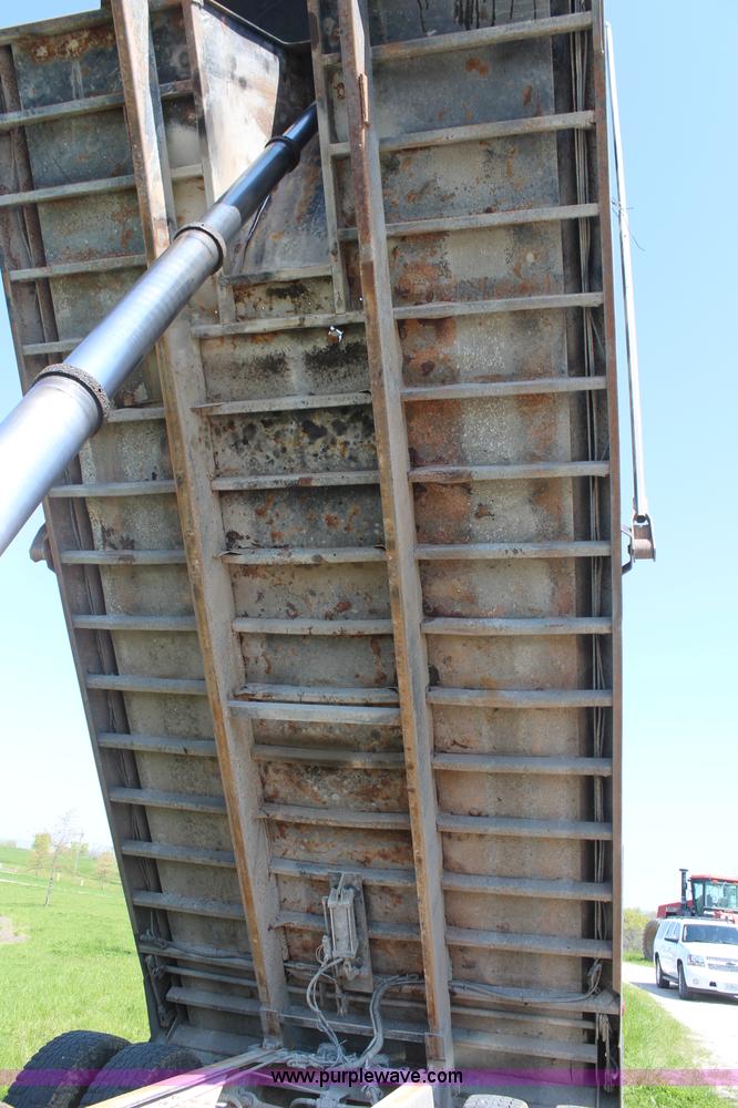 image for item K6973 2007 International 7600 dump truck