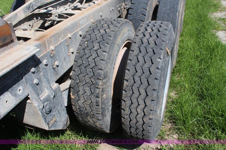 image for item K6973 2007 International 7600 dump truck