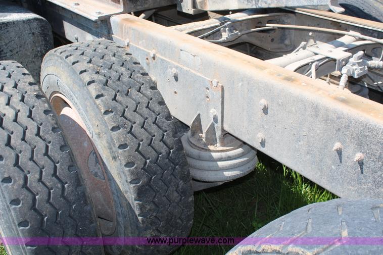 image for item K6973 2007 International 7600 dump truck